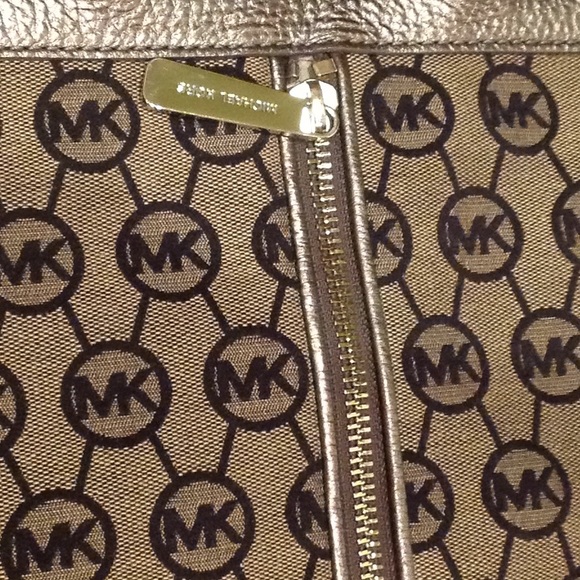 Michael Kors handbag - Picture 2 of 2